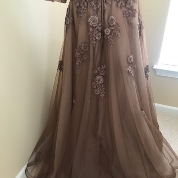 LA FEMME EMBRODERED EMBELLISED GOWN - Picture 9 of 14